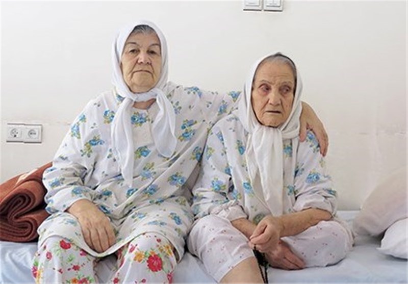 تصاویر عیادت از سالمندان آسایشگاه خیریه در نوروز