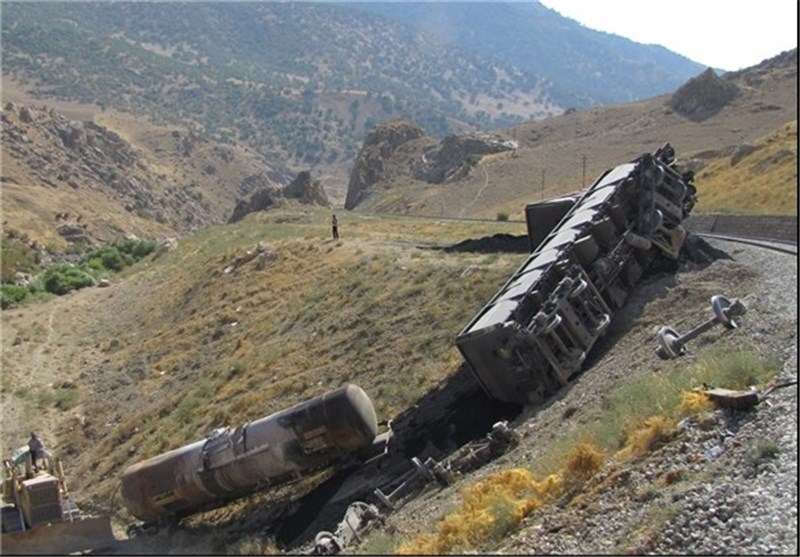 خوی| قطار باری ایران به ترکیه واژگون شد