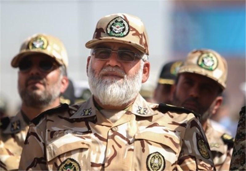 فرمانده نیروی زمینی ارتش به مقام شامخ شهدای دورود ادای احترام کرد