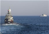 حمله 115 دزد دریایی به یک نفتکش ایرانی در باب‌المندب/ ناوگروه ارتش نفتکش را نجات داد