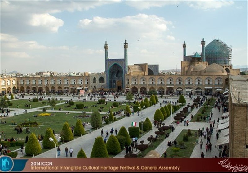 میدان نقش جهان اصفهان سنگ‌فرش می‌شود