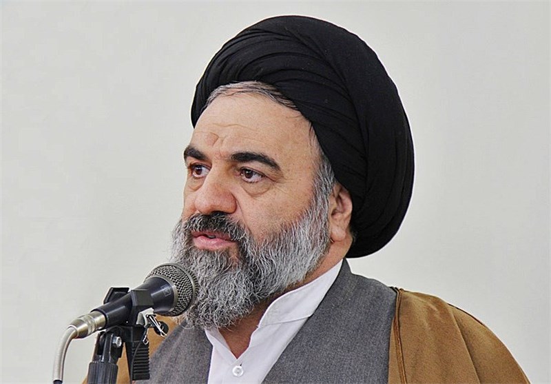 سنندج| ملت ایران با «تمام توان، وحدت و اتحاد» در برابر ترفندهای دشمنان بایستند