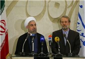 روحانی: تسلیم‌شدنی نیستیم/ لاریجانی: تحریم‌ها همزمان با توافق باید لغو شود