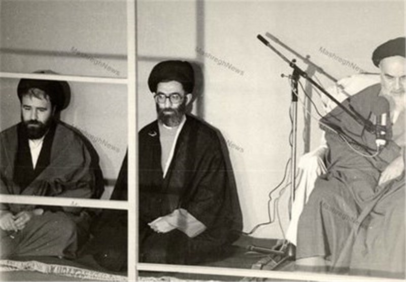 تصاویری از تنفیذ حکم اولین دوره ریاست جمهوری آیت الله خامنه‌ای