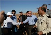وزیر نفت وارد منطقه نفتی آذر در مهران شد