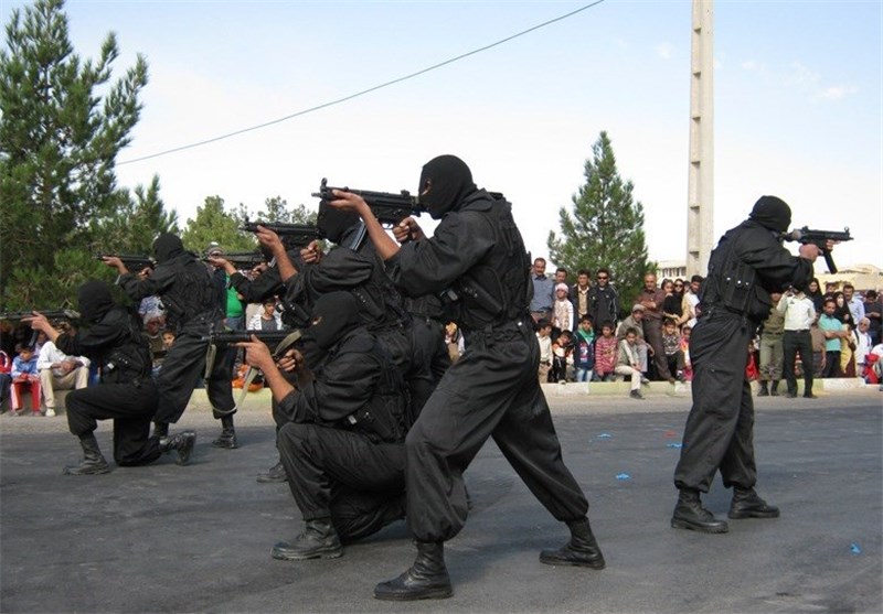 مانور امنیت یگان ویژه نیروی انتظامی در قم برگزار شد