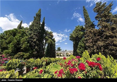Iran’s Beauties in Photos: Tomb of Hafez