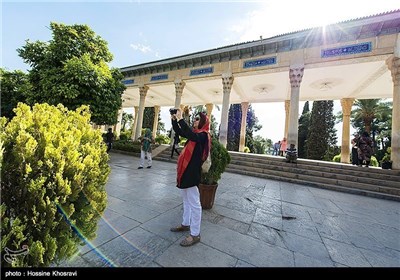 Iran’s Beauties in Photos: Tomb of Hafez