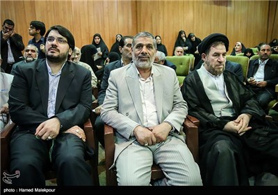 حجت الاسلام میرتاج الدینی، حسین فدایی و مهرداد بذرپاش در همایش وحدت اصولگرایان