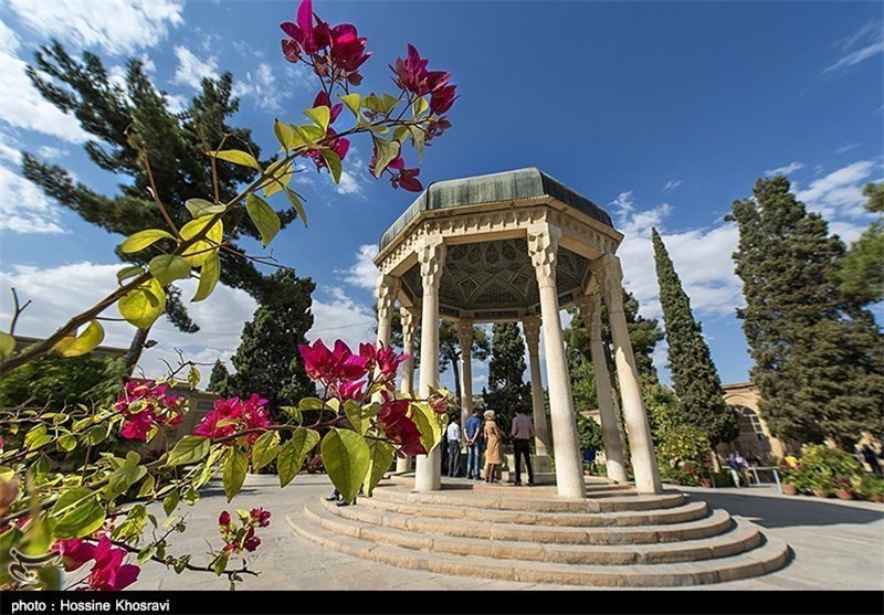 شیراز| آرامگاه حافظ در صدر اماکن گردشگری استان فارس قرار گرفت