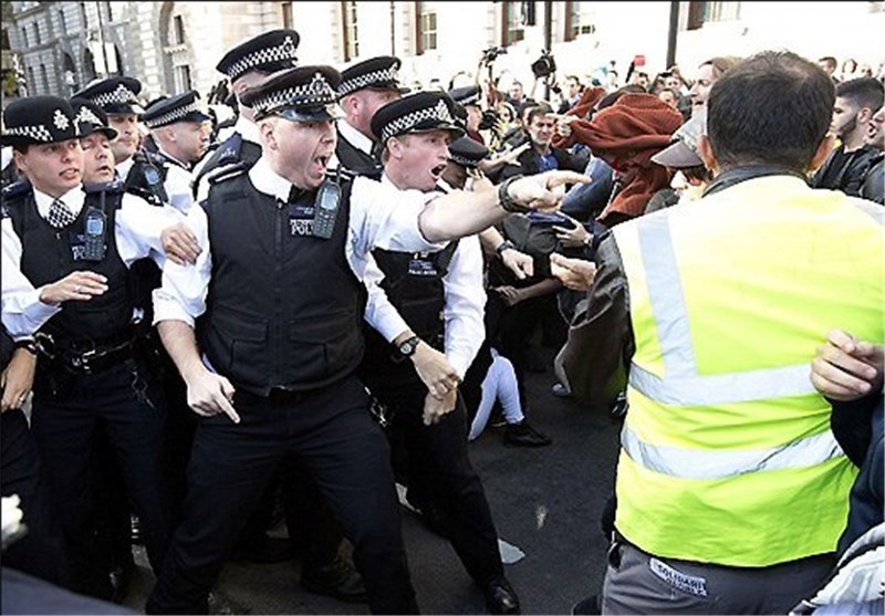 تصاویرحمله پلیس لندن به تظاهرات کردها‎