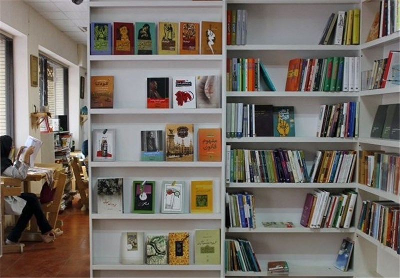 نمایشگاه کتاب عاشورایی در کتابخانه‌های نهبندان راه‌اندازی شد
