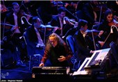 Kitaro Gives Concert in Tehran