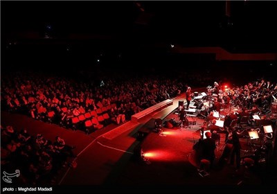 Kitaro Gives Concert in Tehran