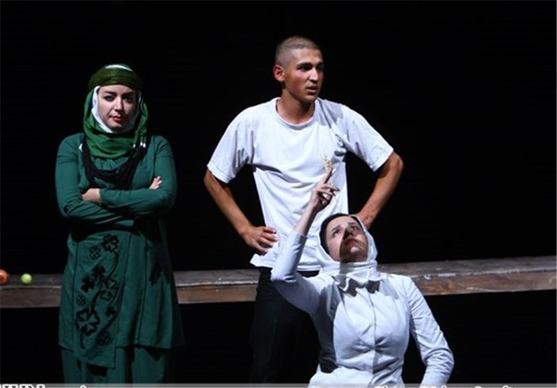 رئالیسم و واقع‌گرایی مهمترین ویژگی تئاتر "ادامه داره" است