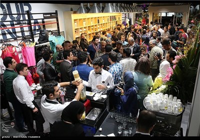 افتتاح فروشگاه لوازم ورزشی علی دایی