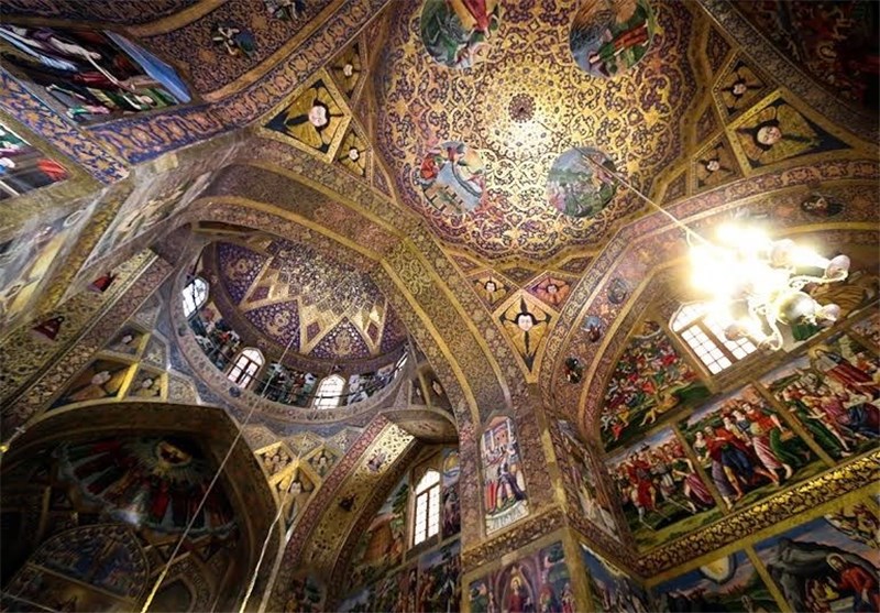 مراسم مذهبی عشای‌ربانی در کلیسای وانک اصفهان برگزار شد