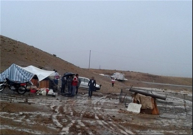 14 خانوار عشایری گرفتار شده در سیلاب در دورود نجات یافتند