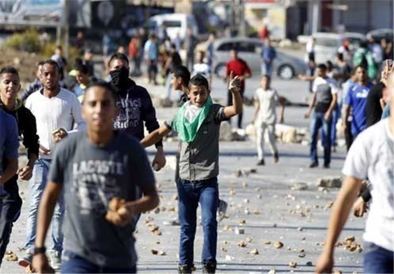 الصهاینة یقتلون شابا فلسطینیا برام الله ومواجهات مع محتجین رشقوا جنود العدو بالحجارة