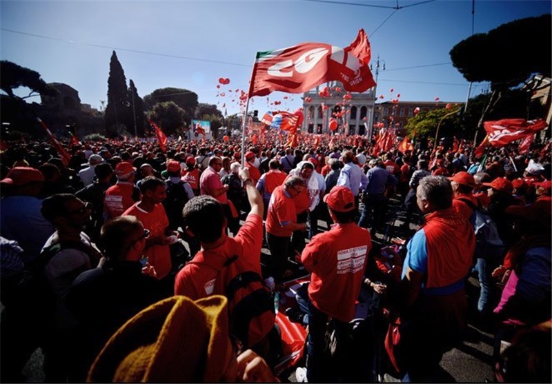 تظاهرات گسترده معترضان به اصلاحات بازار کار در ایتالیا+عکس