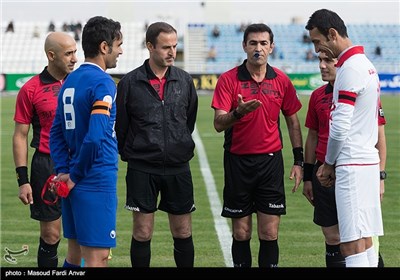دیدار تیم های فوتبال گسترش فولاد تبریز و پدیده مشهد