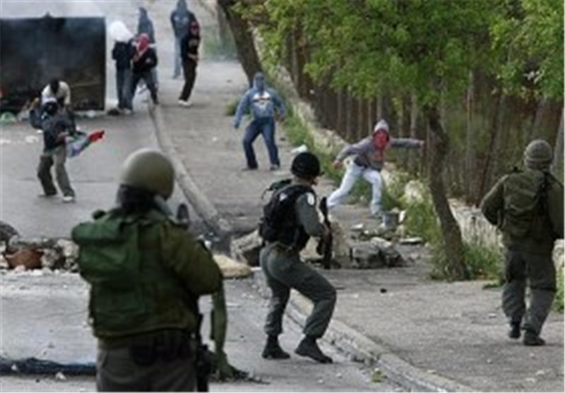 قدس همچنان صحنه درگیری؛ گلوله‌های جنگی در مقابل ترقه‌های جوانان فلسطینی