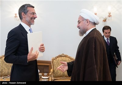 4 New Ambassadors Submit Credentials to Iranian President