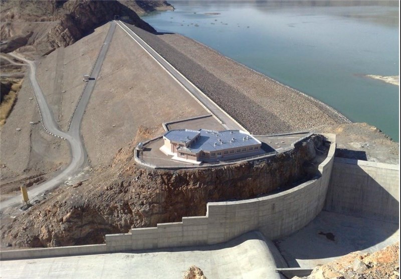 سد نهب، آب 36 هزار هکتار از اراضی تاکستان را تامین می‌کند