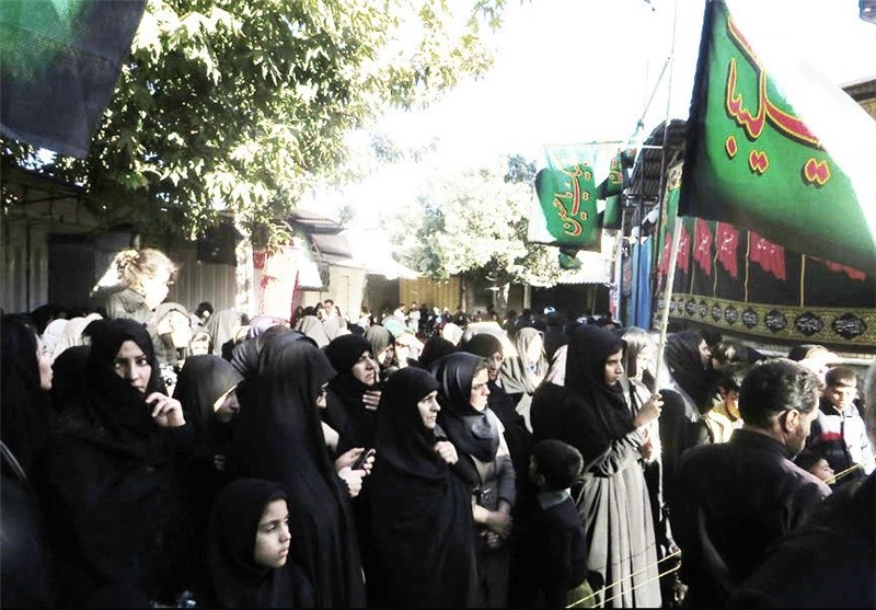 تجمع عزاداران حسینی با شعار &quot;لبیک یا حسین&quot; در خرم آباد برگزار شد+ تصاویر