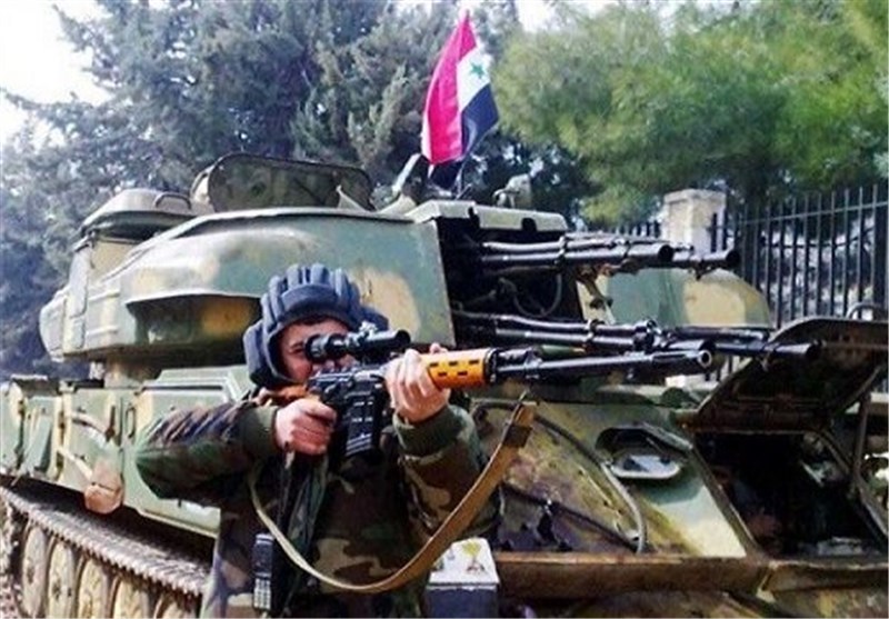 الجیش السوری یحبط محاولة تفجیر داعش انتحاری نفسه فی دیر الزور+صورة
