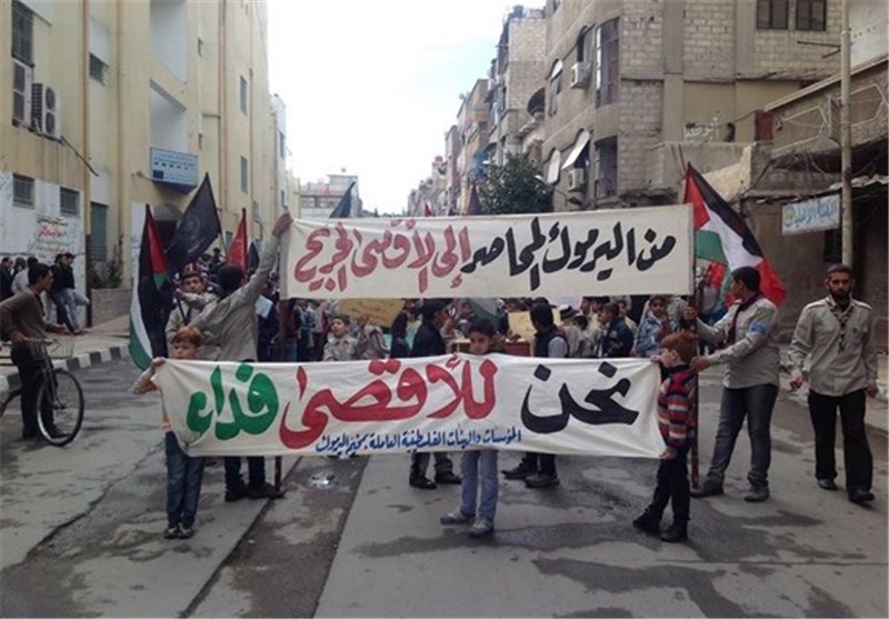 مظاهرة فی مخیم الیرموک جنوب دمشق نصرة للأقصى
