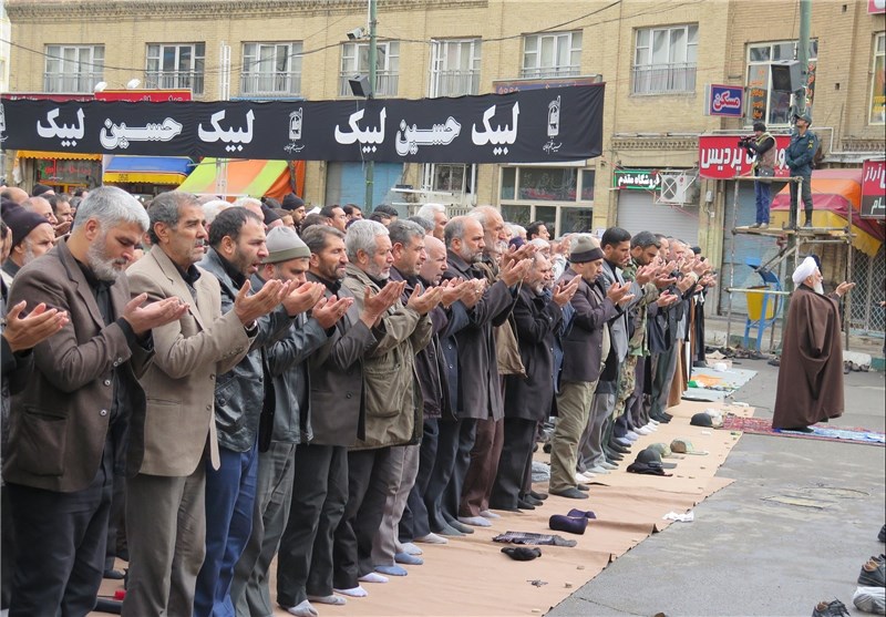 نماز ظهر عاشورا در سراسر استان زنجان اقامه شد+ تصاویر