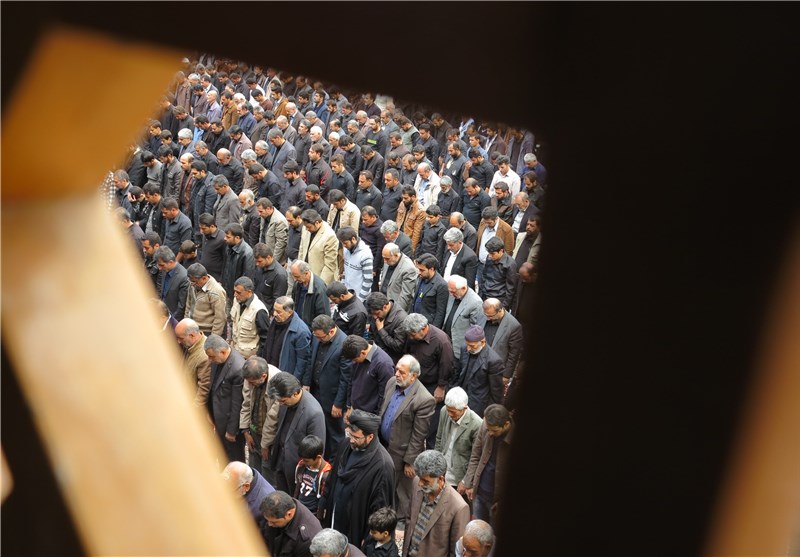 نماز ظهر عاشورا در سراسر استان فارس اقامه شد + تصاویر
