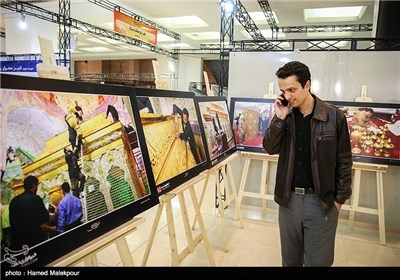 افتتاح نمایشگاه ضریح عشق "عکسهای عکاس خبرگزاری تسنیم از مراحل ساخت و نصب ضریح امام حسین(ع)" در نمایشگاه مطبوعات و خبرگزاری‌ها