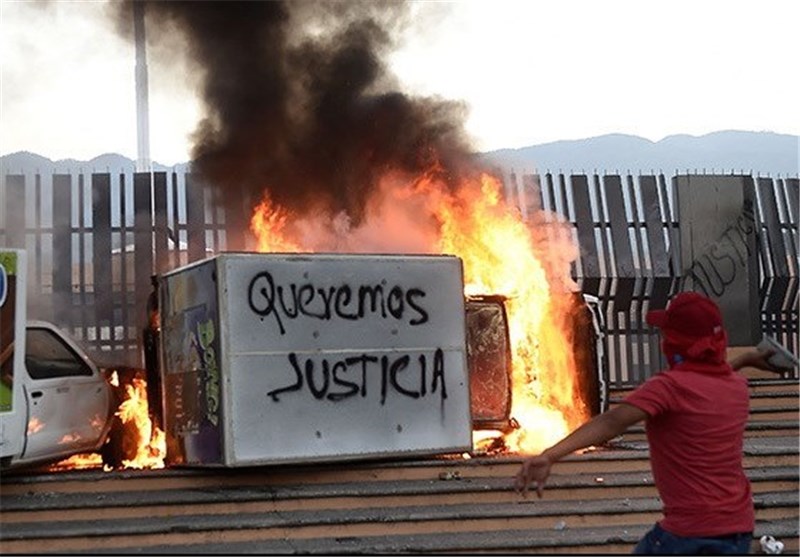 Mexico Protesters Torch State Assembly