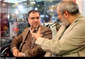 مهدی فضائلی مدیر عامل انتشارات سروش در غرفه خبرگزاری تسنیم