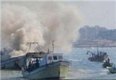 Israeli Navy Fires on Boats off Gaza: 2 Palestinians Injured, 4 Others Missing