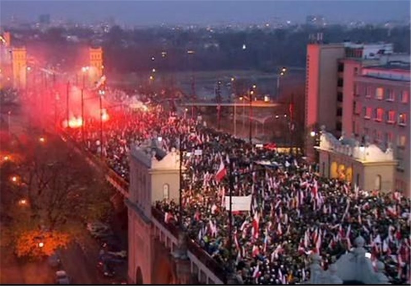 Massive Anti-Government Protests Held in Poland