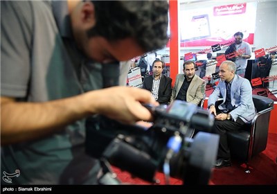 غرفه خبرگزاری تسنیم در پنجمین روز بیستمین نمایشگاه بین المللی مطبوعات و خبرگزاری‌ها