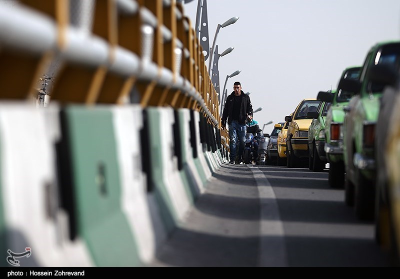 &quot;ترافیک&quot; میدان پارک مشهد لاینحل است/ &quot;اتلاف وقت داوطلبانه&quot; مشهدی‌ها در ترافیک‌