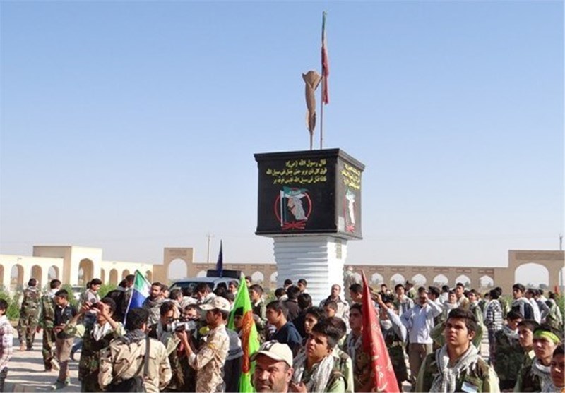 بازدید رزمندگان عملیات آزادسازی سوسنگرد از یادمان شهدای جهاد عشایر عرب خوزستان