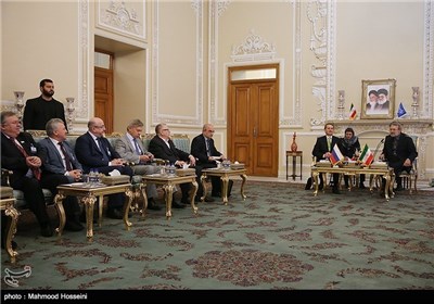 Iran, Russian Speakers Meet in Tehran