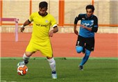 تیم فوتبال صبای قم برابر پتوی لاله اصفهان متوقف شد