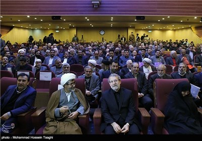 علی لاریجانی رئیس مجلس شورای اسلامی در اولین همایش ملی منطقه‌ای راهکارهای تحقق اقتصاد مقاومتی - مشهد