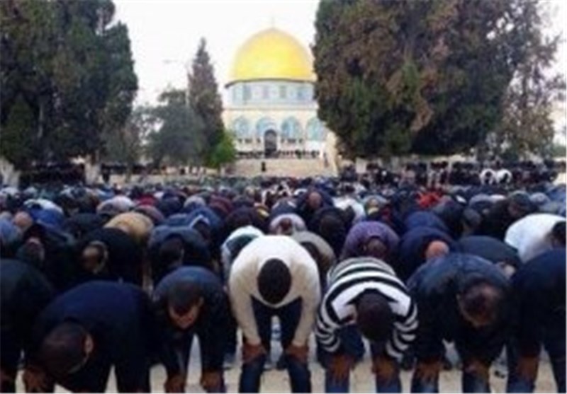 40هزار فلسطینی نماز جمعه را در مسجد الاقصی برگزار کردند