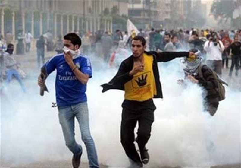 حمله پلیس مصر به تظاهرات‌کنندگان با گاز اشک آور