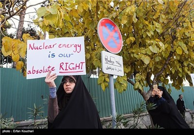 Students Voice Support for Iran's Nuclear Program