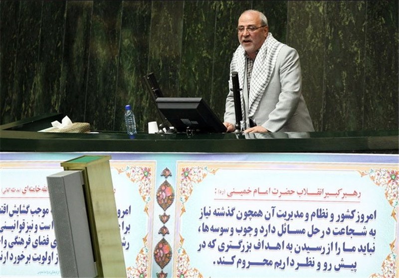 درخواست حاجی دلیگانی از لاریجانی درباره تعطیلی مجلس