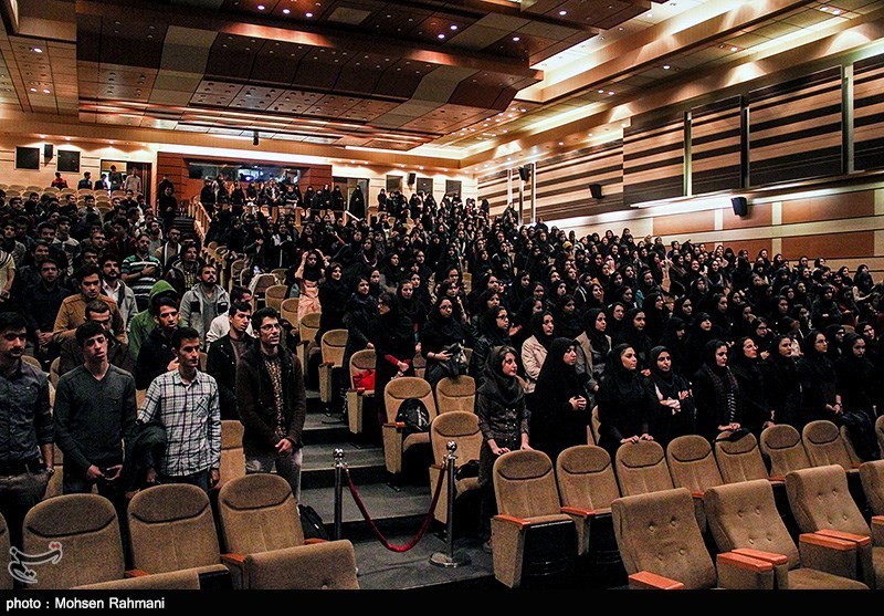 گفتمان دانشجویی با فعالان محیط زیست در دانشگاه زنجان برگزار شد