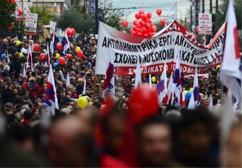بازنشستگان یونانی در اعتراض به قطع مستمری‌ها به خیابان‌ها ریختند